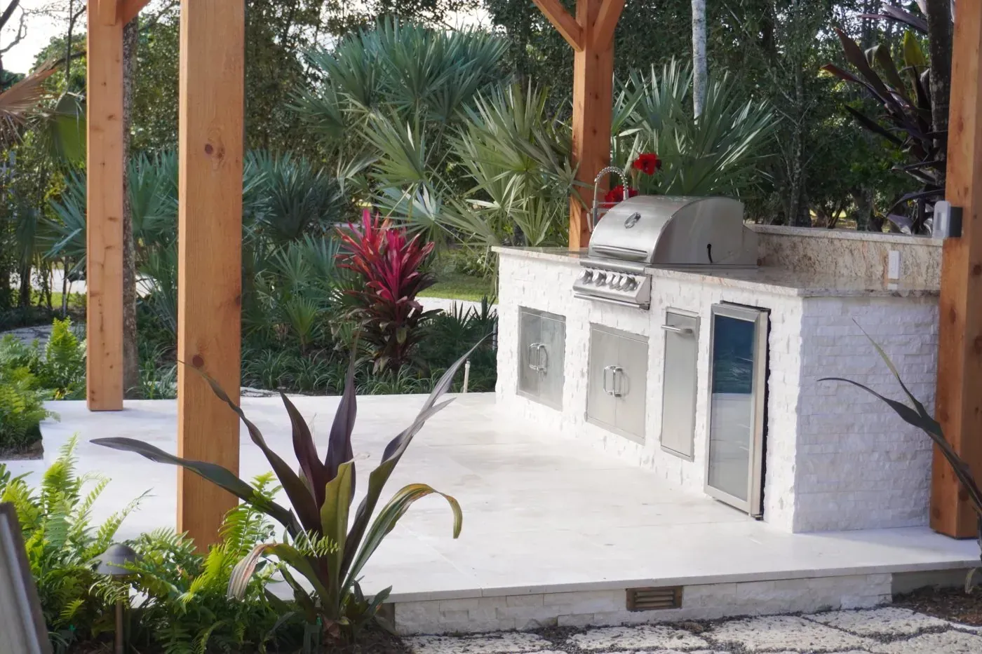 Outdoor kitchen and pergola outdoor living space in the Florida Keys